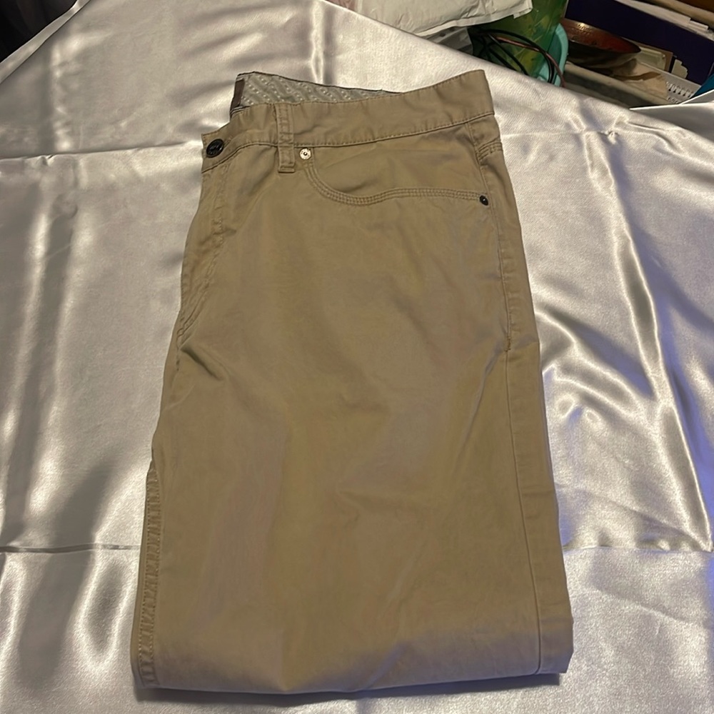 Men’s khakis